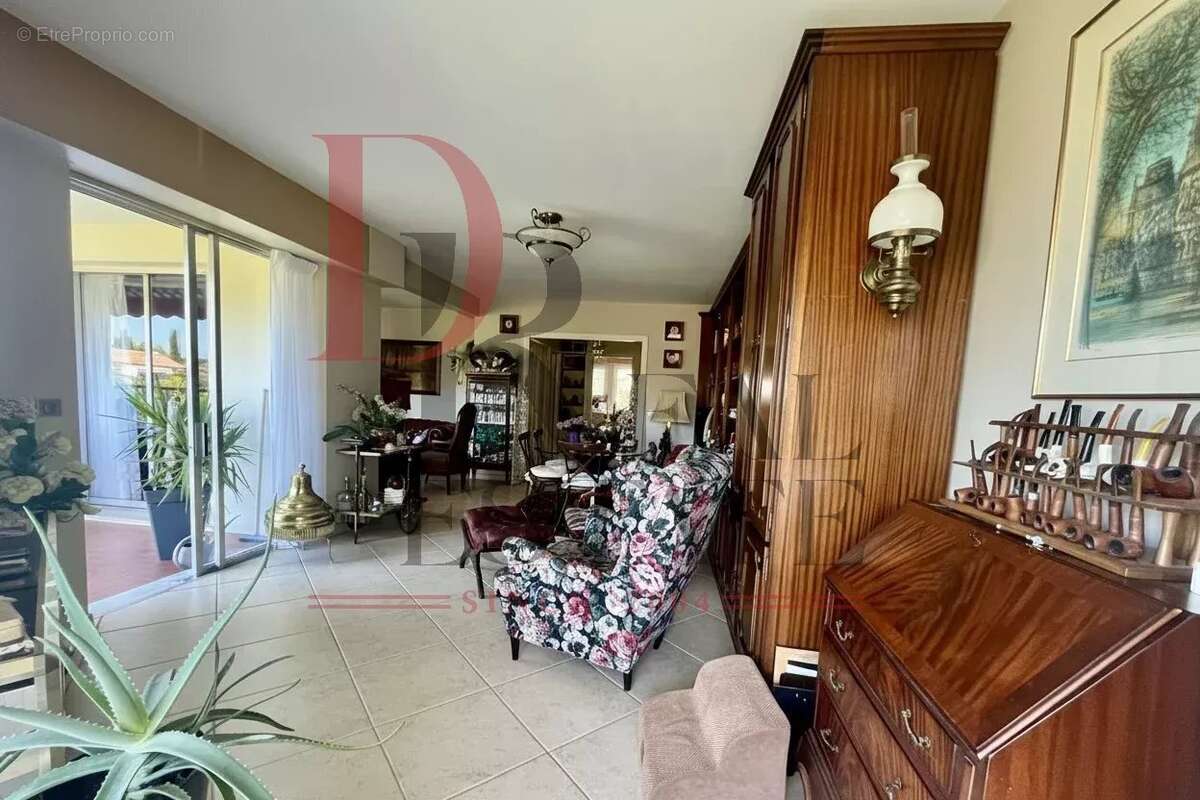 Appartement à LE CANNET