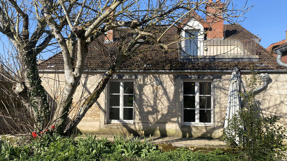 Maison à vendre 3 chambres- jardin- CHATEL GERARD (89) - photo 2