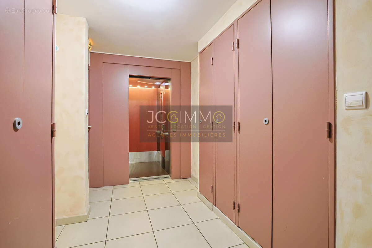 Appartement à PUGET-VILLE