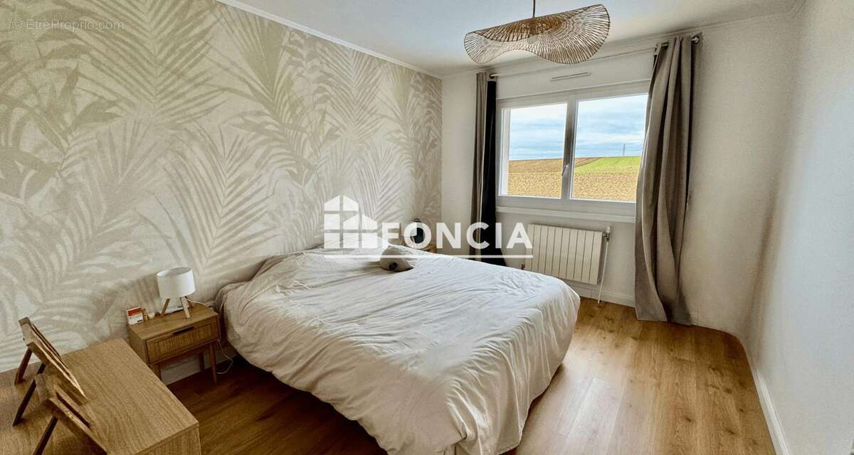 Maison à CHARLY-ORADOUR