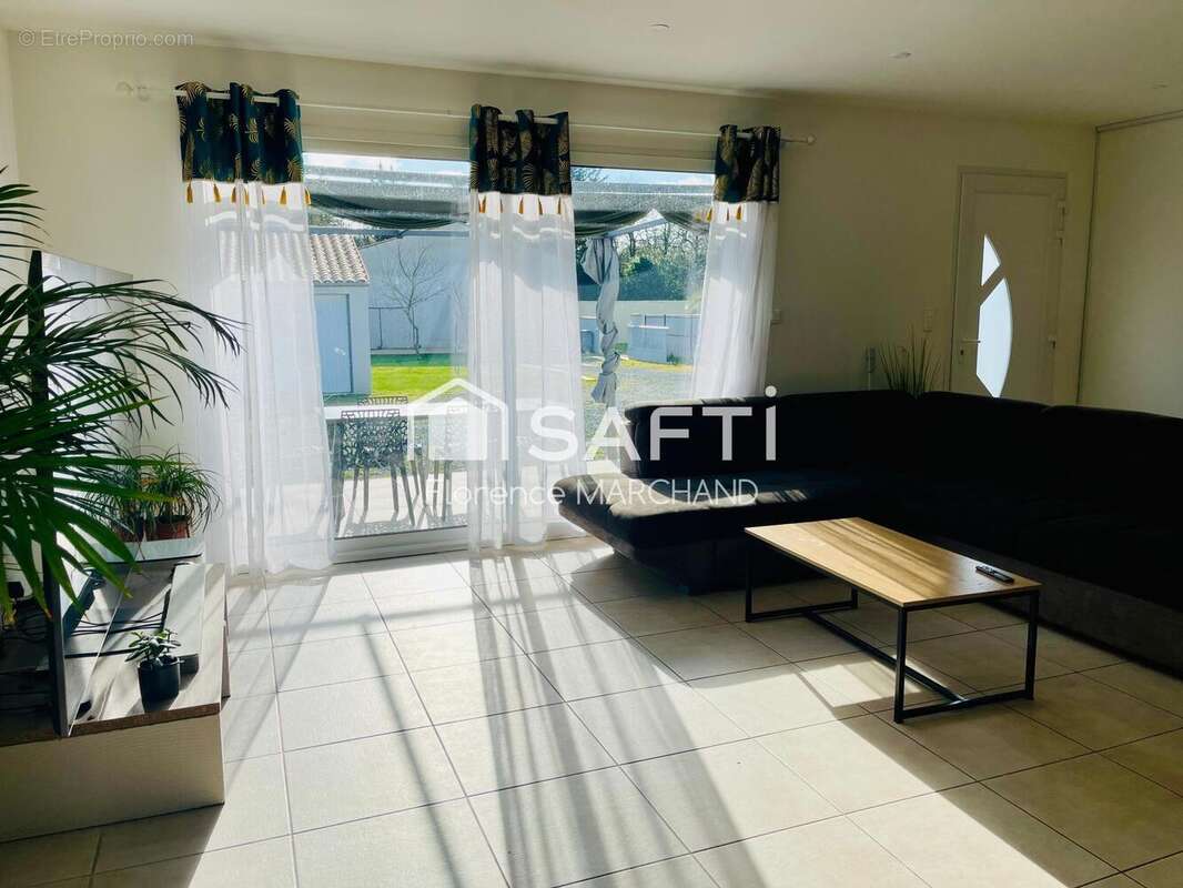 Photo 2 - Maison à BENON