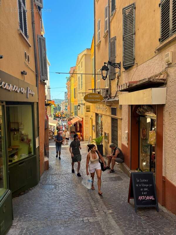 Local à Louer HYERES (83) - Centre Historique - Rue Portalet - photo 3
