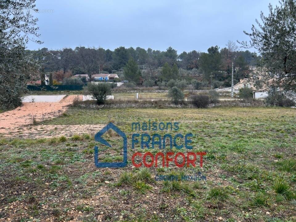 Terrain à BARJOLS