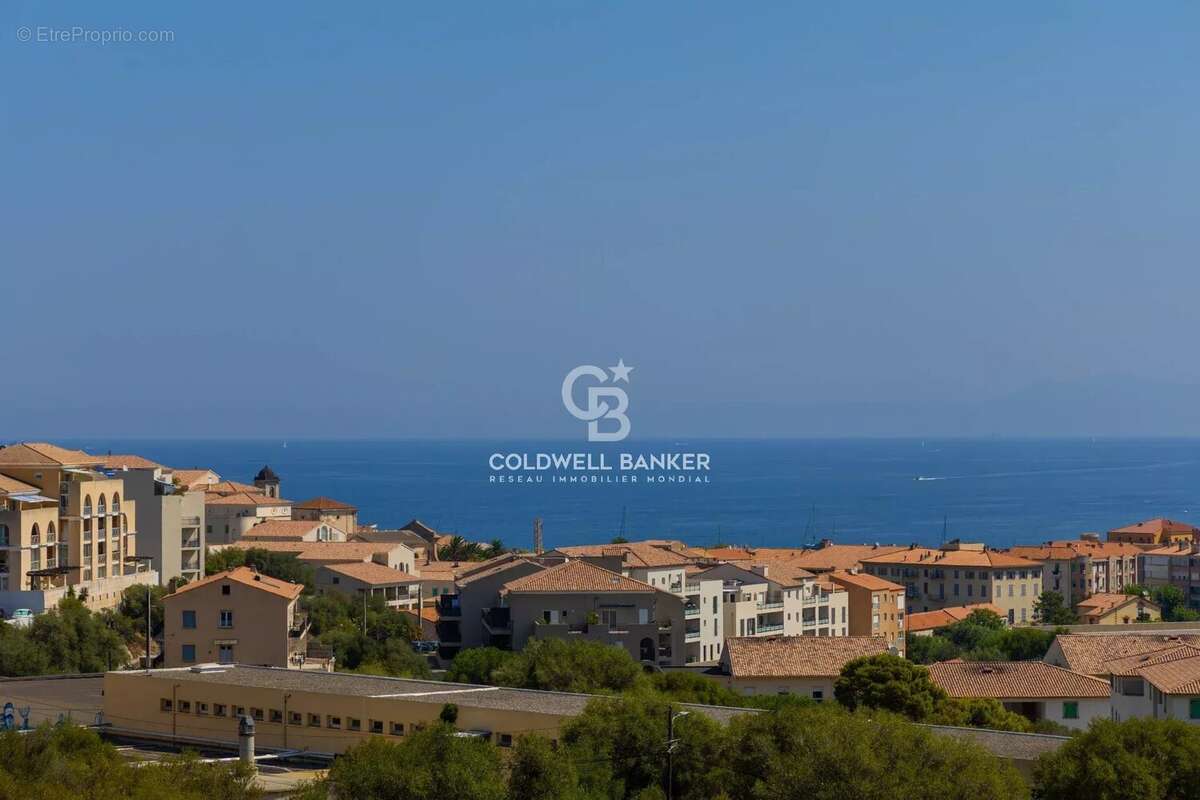 L'ile-rousse - Beau T2 vue mer & terrasse - photo 18