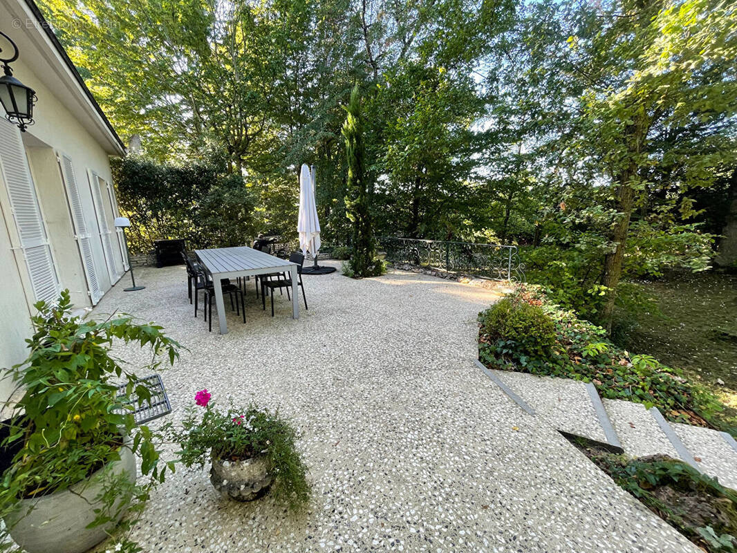 Maison à VERNOU-SUR-BRENNE