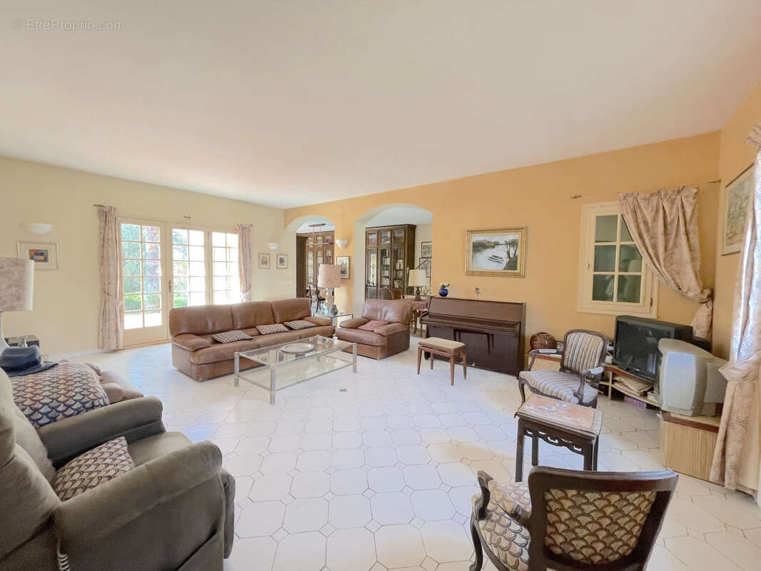 Maison à SIX-FOURS-LES-PLAGES