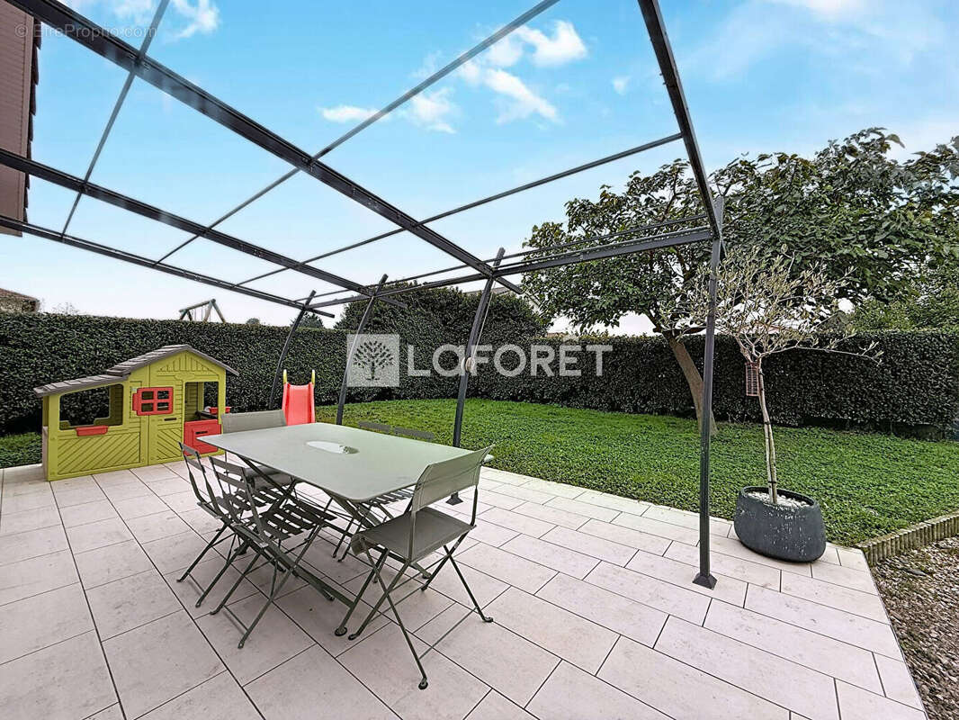 Maison à L&#039;ABERGEMENT-CLEMENCIAT