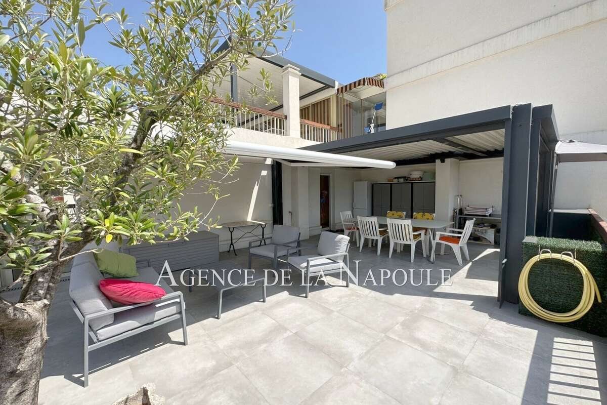 Appartement à MANDELIEU-LA-NAPOULE