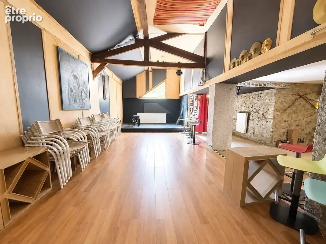 Poutay Immeuble 385m2 sur 9.40 ares avec 4 lots + jardin - photo 2