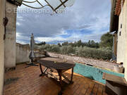 Appartement à CHATEAUNEUF-DE-GADAGNE