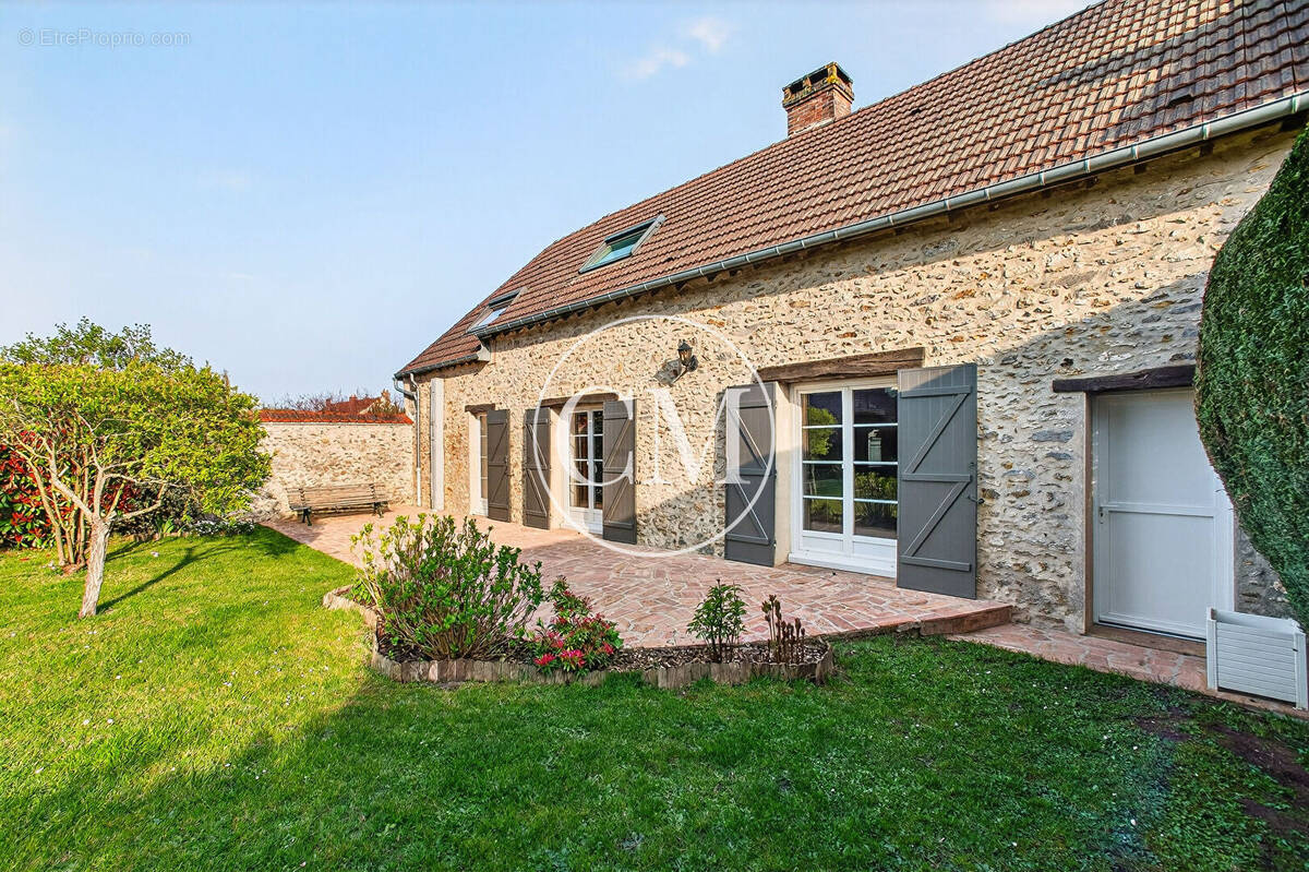 Le perray-en-yvelines maison ancienne rénovée - photo 1