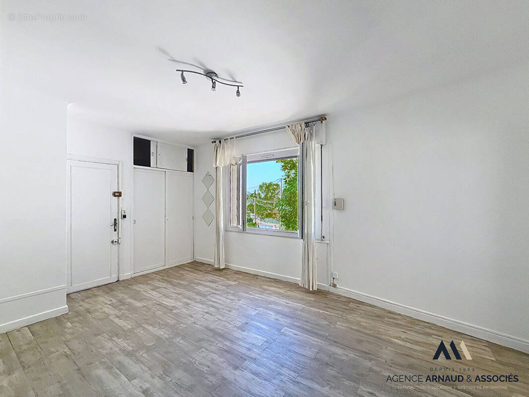 Appartement à SAINT-CYR-SUR-MER