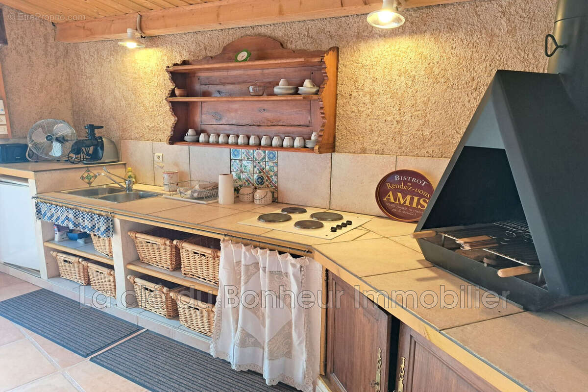 Maison à MONTAGNAC-MONTPEZAT