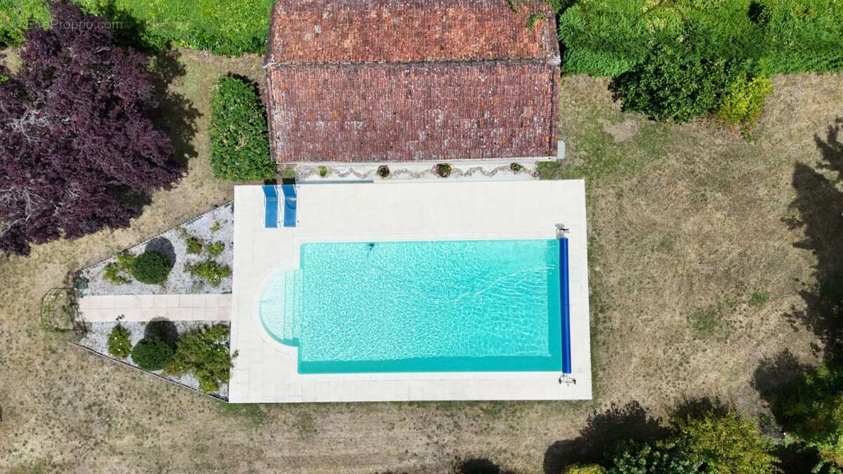 Maison lumineuse avec 4 chambres et piscine - photo 18