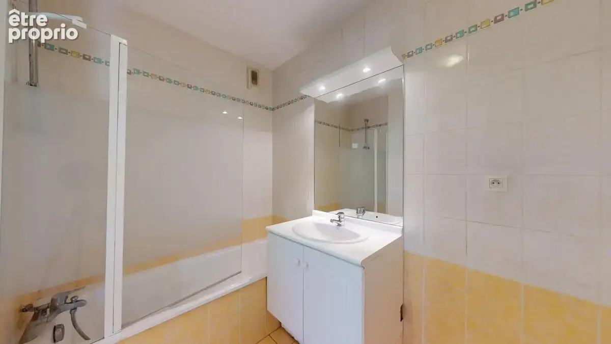  Lyon 9 - Vaise  T3 lumineux de 70.79m² avec balcon, cave et garage en option ! - photo 12