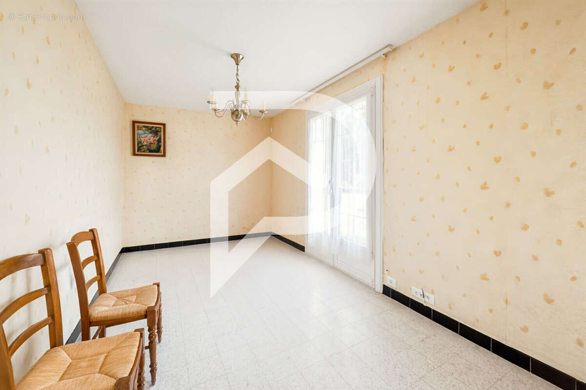 Maison à CREVECOEUR-LE-GRAND