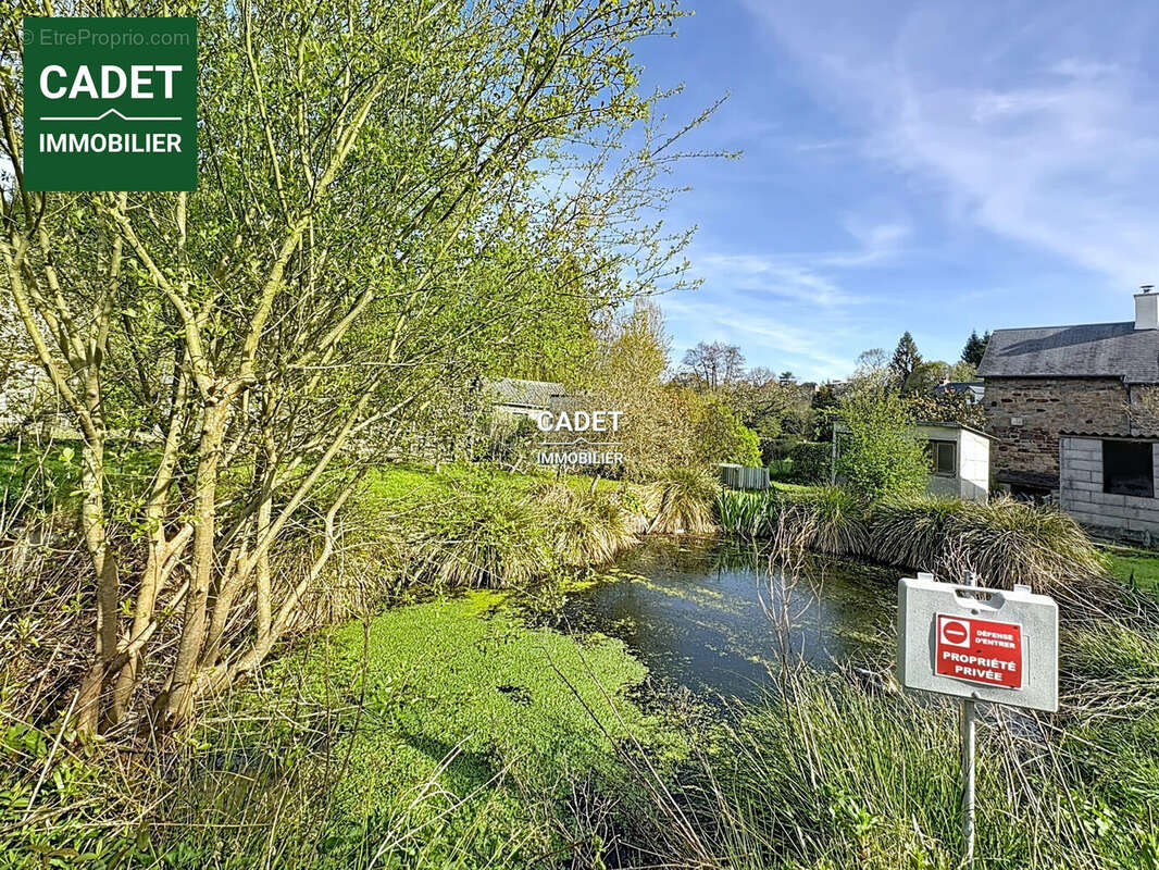 Terrain à LA LUCERNE-D'OUTREMER