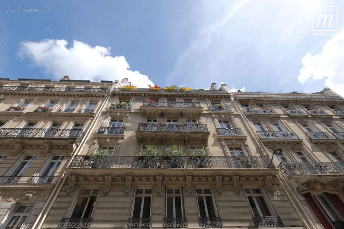 Appartement à PARIS-8E