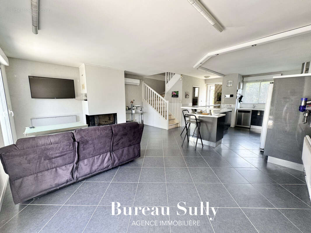 Maison à SAINT-PIERRE-DE-CHANDIEU