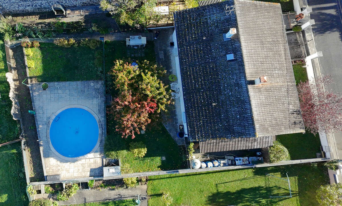 Maison à VEYRE-MONTON