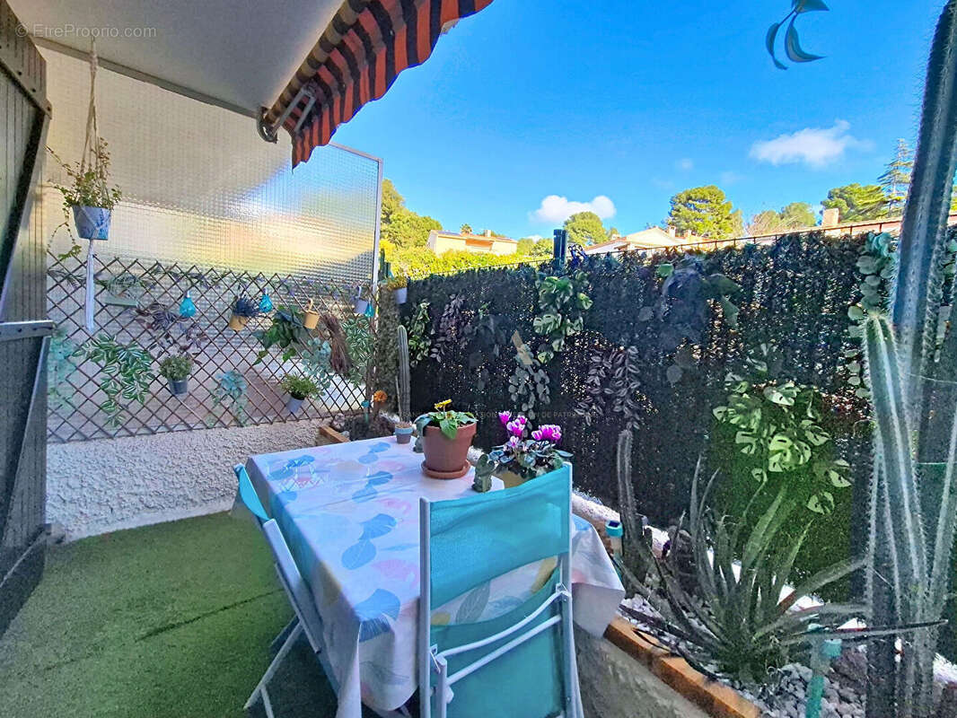 Appartement à SAINT-CYR-SUR-MER