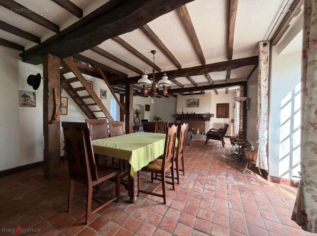 Maison à MALESTROIT