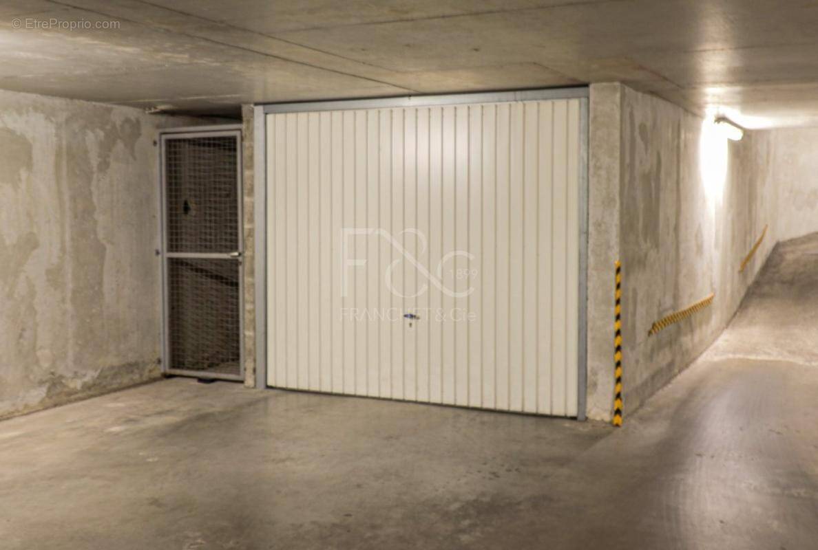 Parking à LYON-3E