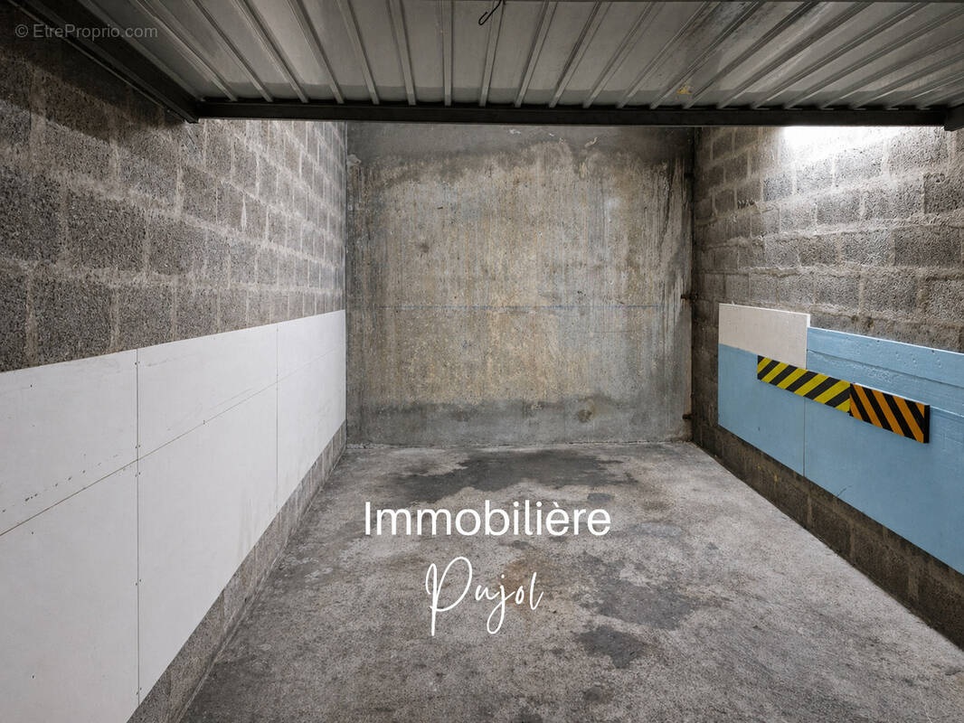 Parking à MARSEILLE-11E