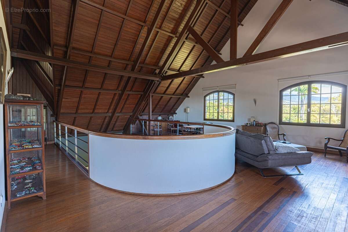 Maison bourgeoise de caractère à Duparc – Sainte-Marie - photo 4