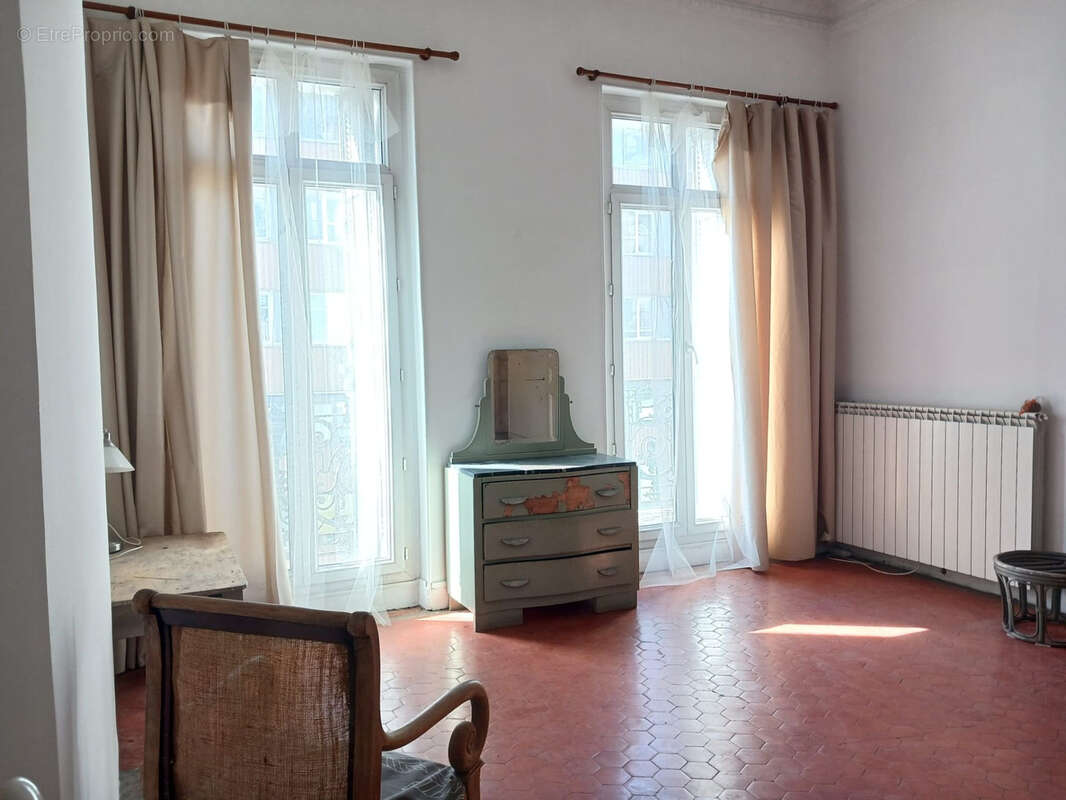 Appartement à MARSEILLE-6E