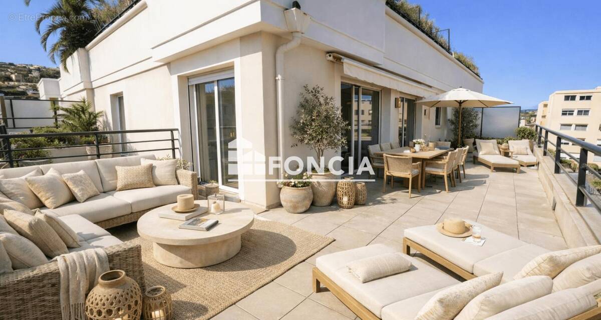 Appartement à VALLAURIS