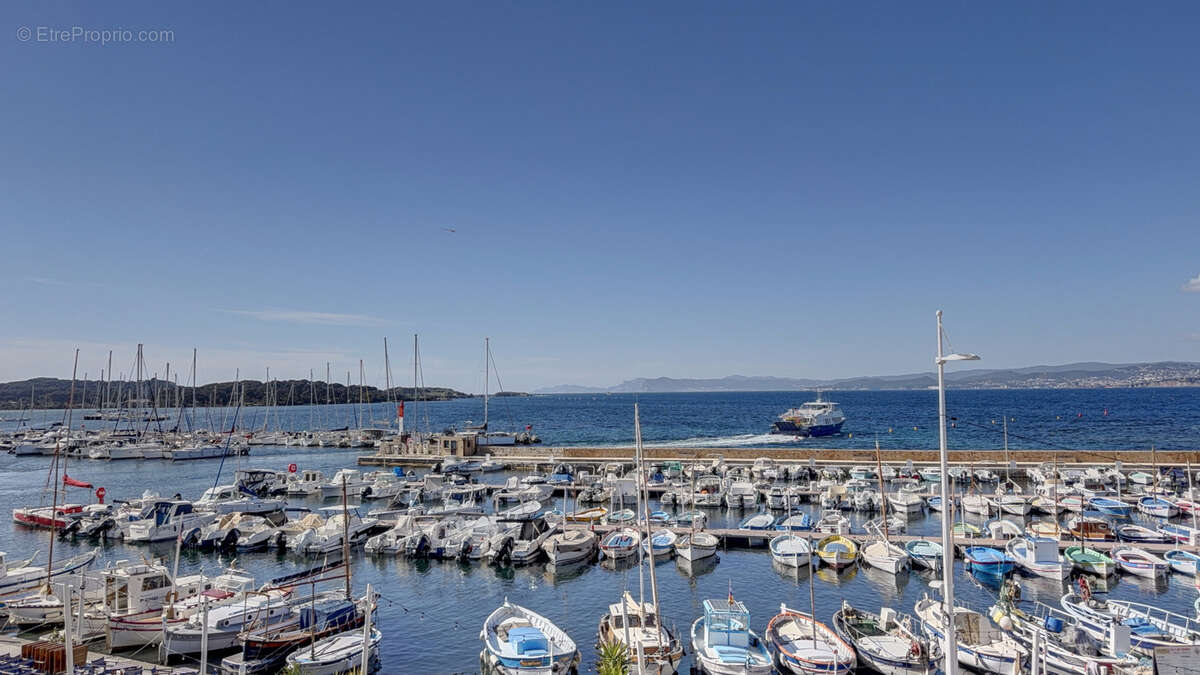 Appartement à SIX-FOURS-LES-PLAGES