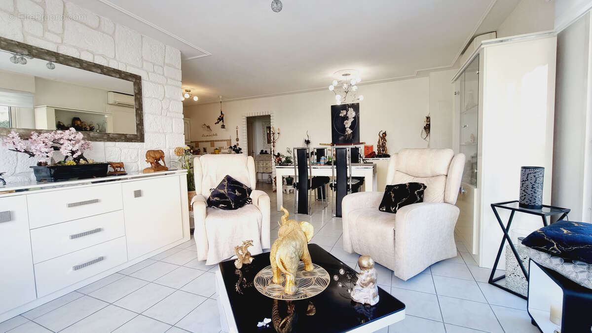 Appartement à SAINT-RAPHAEL