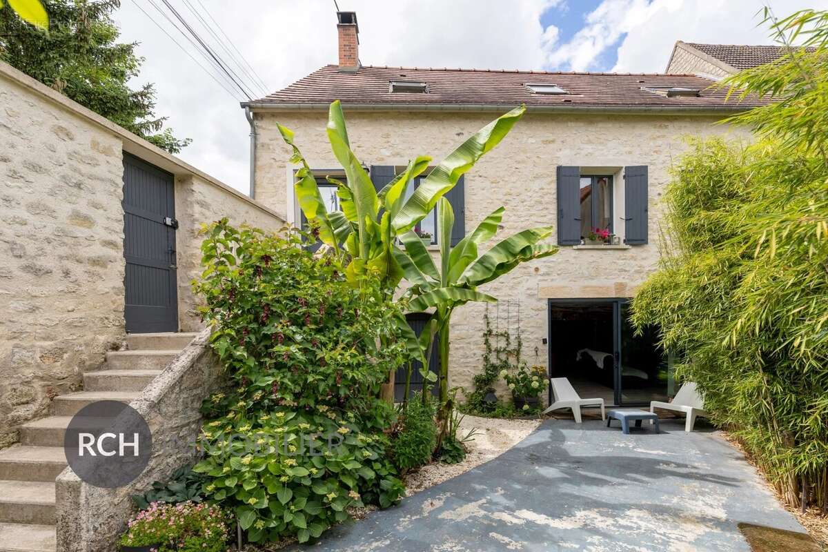 Maison à MEZY-SUR-SEINE