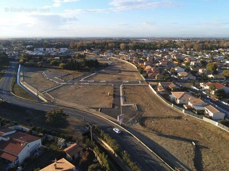 Terrain à SAINT-CYPRIEN