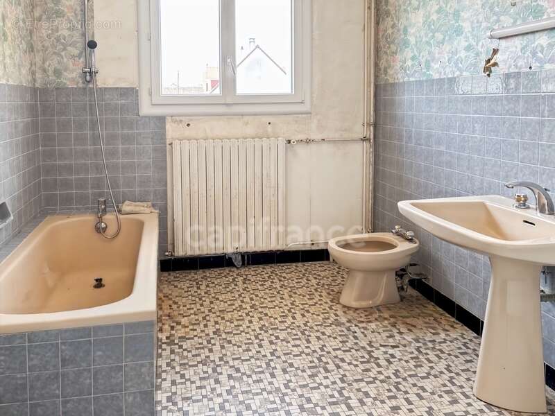 Appartement à SAVIGNE-L'EVEQUE