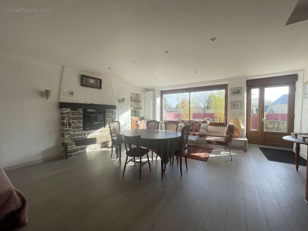 Maison à LA VICOMTE-SUR-RANCE