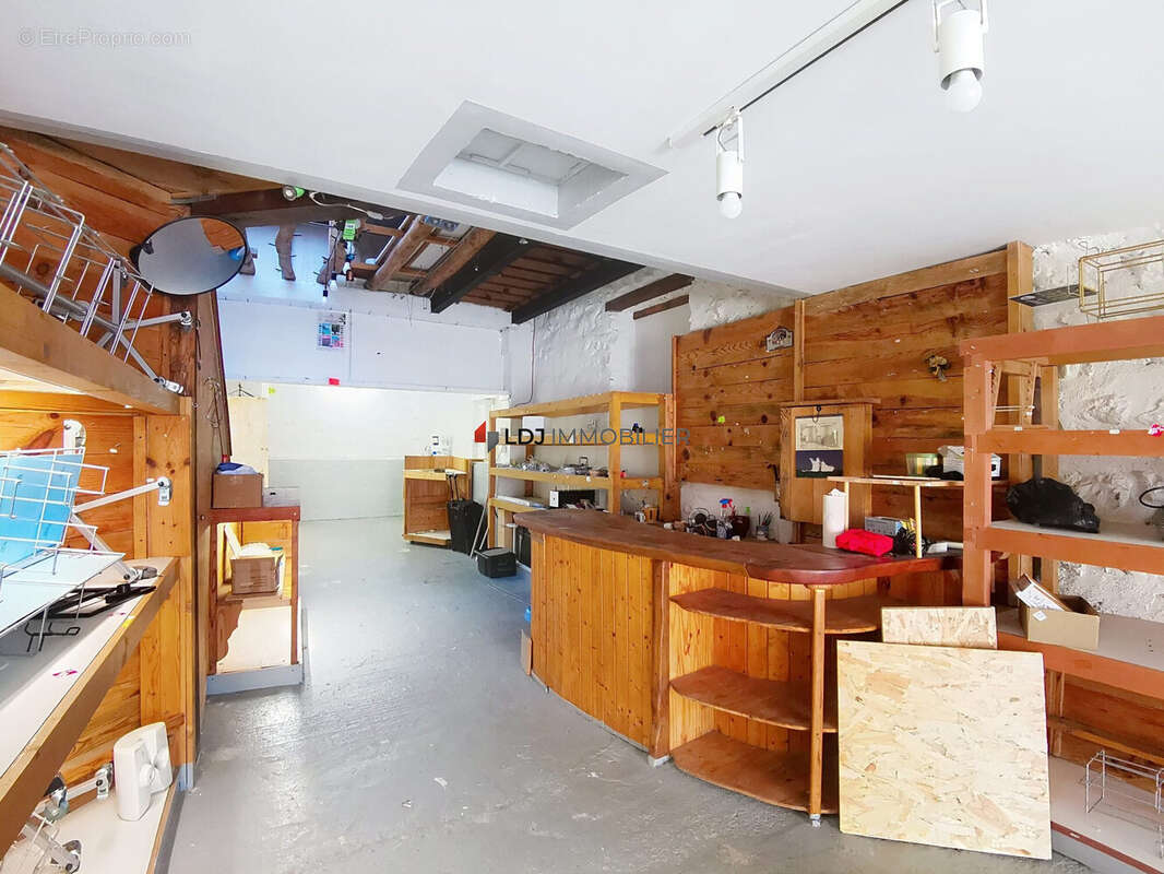 Commerce à VILLEFRANCHE-DE-CONFLENT