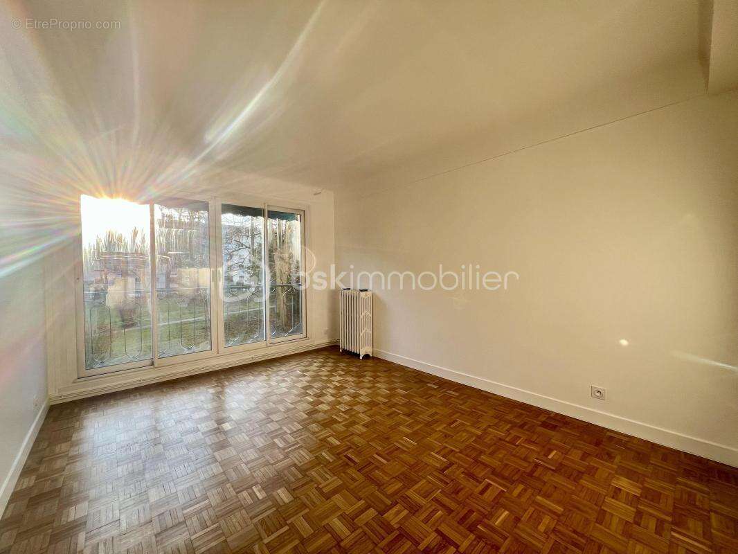 Appartement à VILLE-D'AVRAY