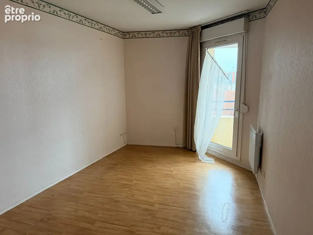 Nevers centre ville,  Appt T3 de 65 m² au 3ème ét avec asc  et deux terrasses - photo 7