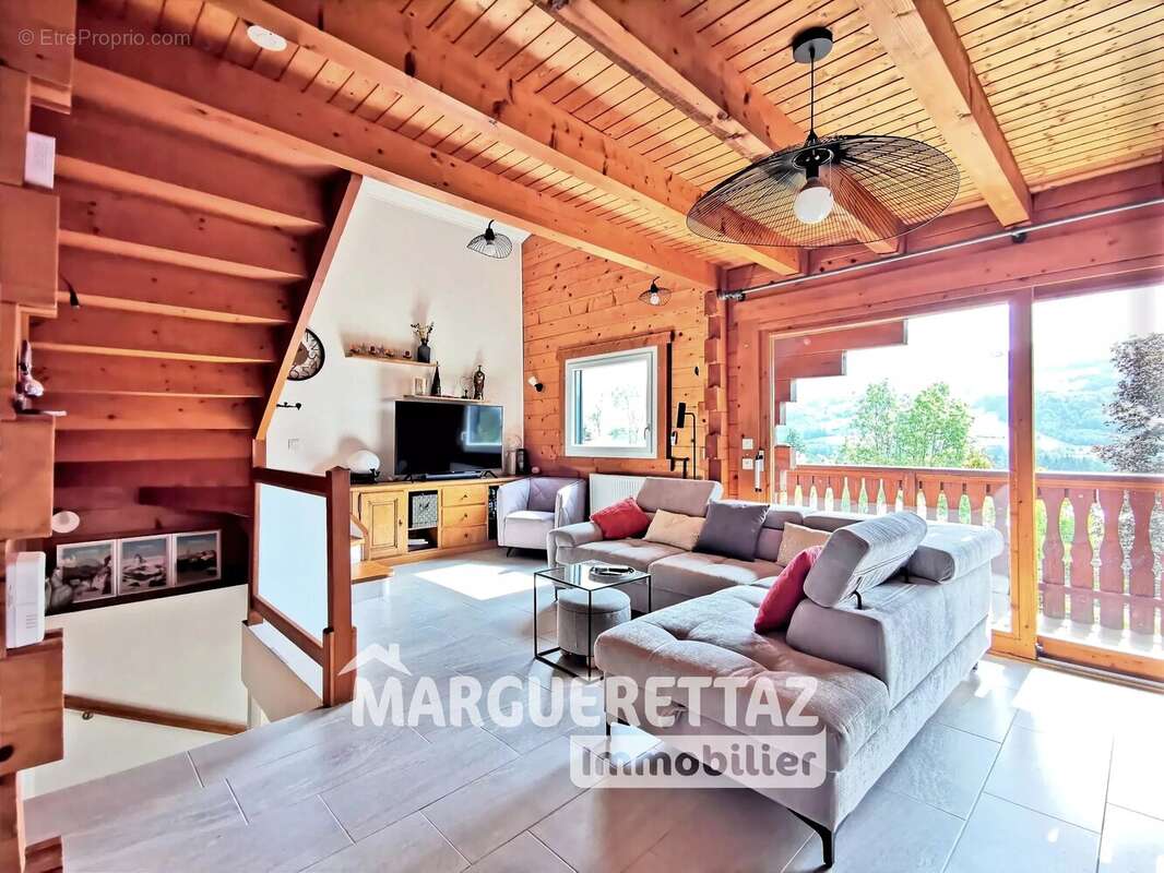 Chalet - vue dégagée - calme - 164 m² habitables - 2705 m² de terrain clôturé - Cœur de Boëge ! - photo 5