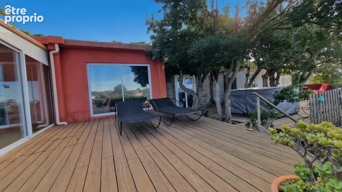 Ensemble immobilier sur l'Ile du levant - photo 2