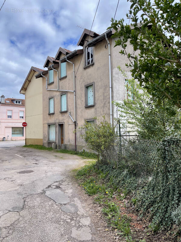 Appartement à GRANGES-SUR-VOLOGNE