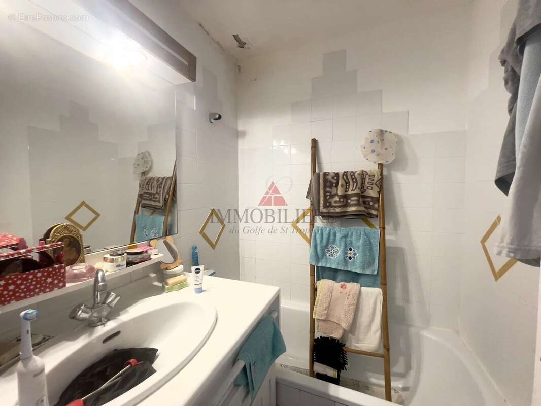 Appartement à COGOLIN