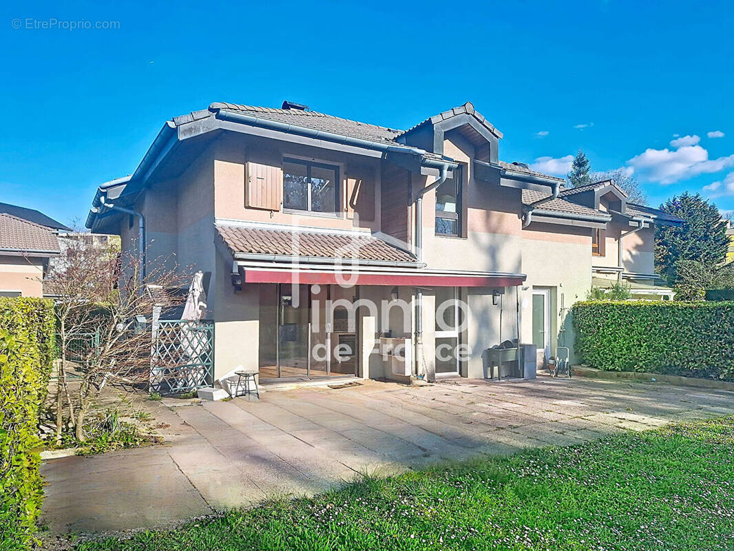 Maison à SAINT-JULIEN-EN-GENEVOIS