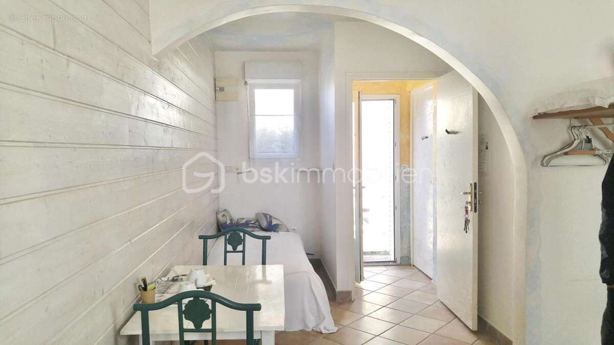 Immeuble mixte de 348m2 avec hôtel, loft, boutique et café ! - photo 16