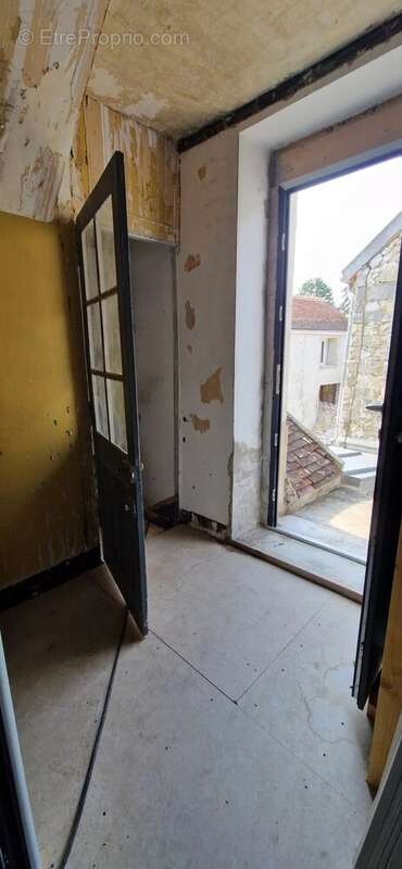 Appartement à VENEUX-LES-SABLONS