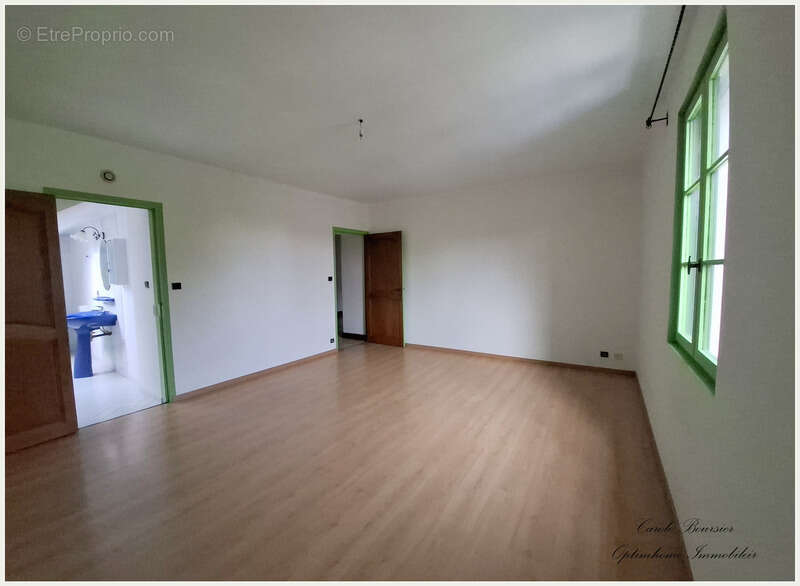 Appartement à LA NEUVEVILLE-SOUS-CHATENOIS