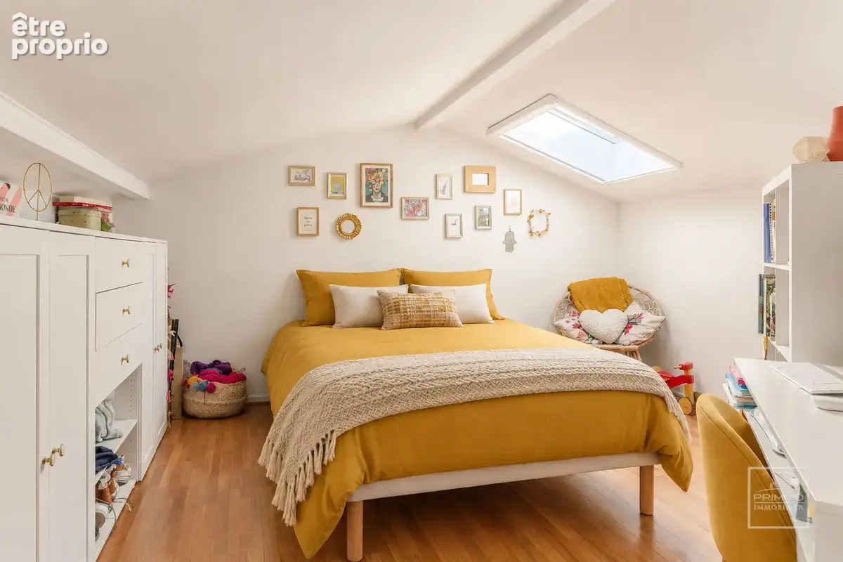 Toit-terrasse en duplex sur Saint-Genis-les-Ollières, 4 chambres, garage, parking, cave. - photo 7