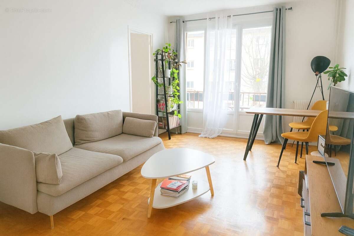 Appartement à MAISONS-ALFORT